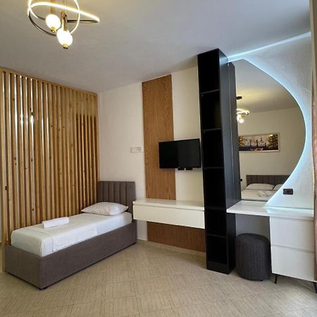 Eden Hotel Shëngjin エクステリア 写真
