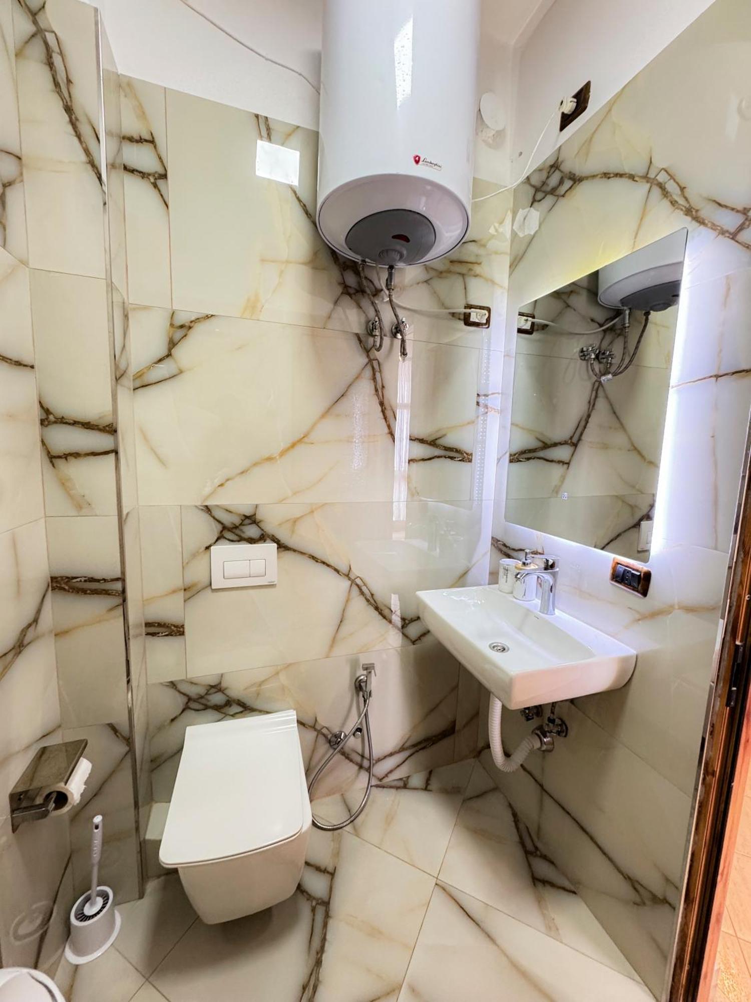 Eden Hotel Shëngjin エクステリア 写真