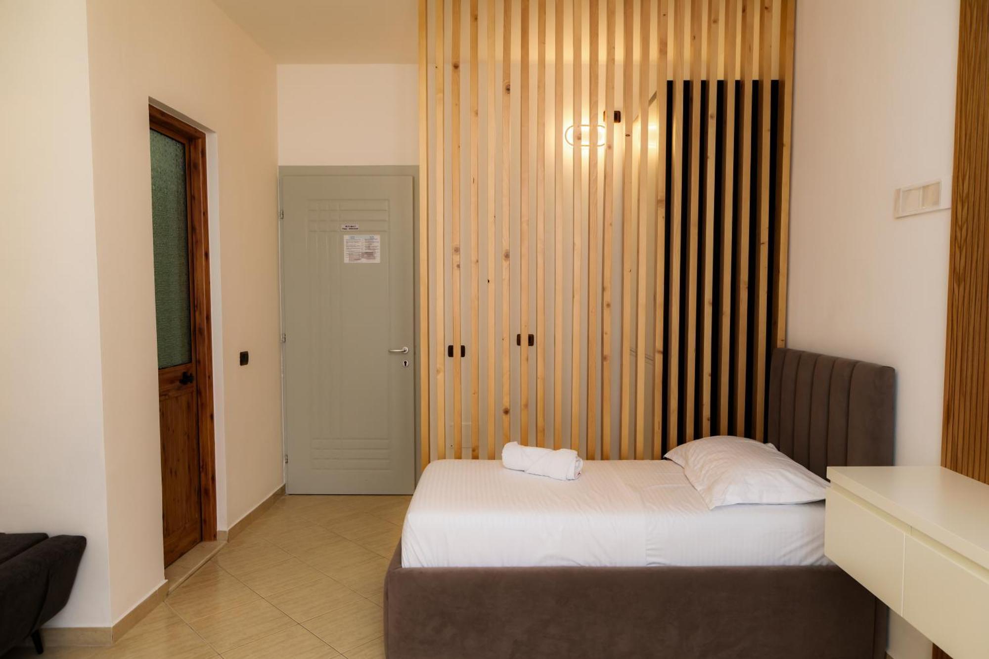 Eden Hotel Shëngjin エクステリア 写真