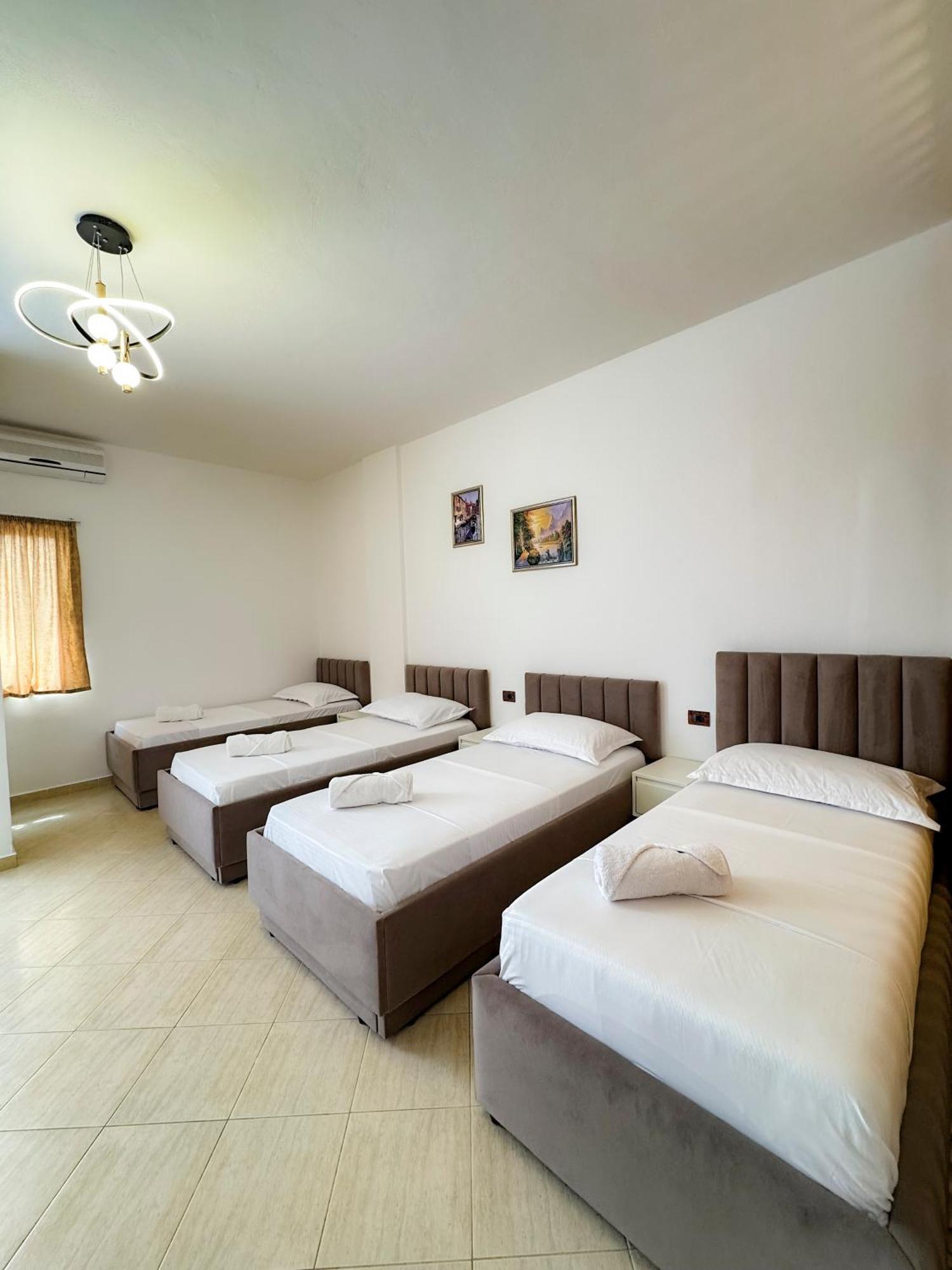 Eden Hotel Shëngjin エクステリア 写真