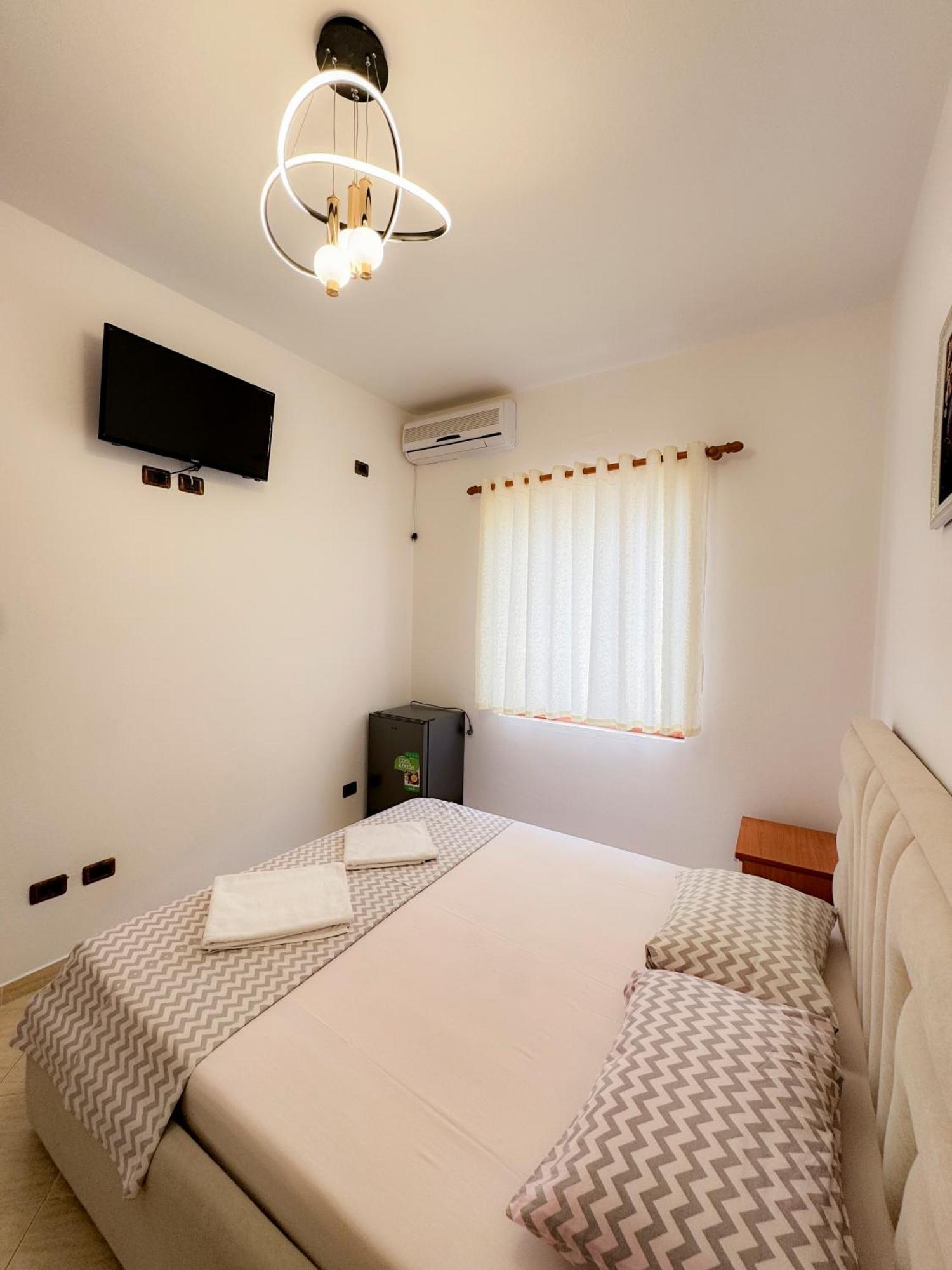 Eden Hotel Shëngjin エクステリア 写真